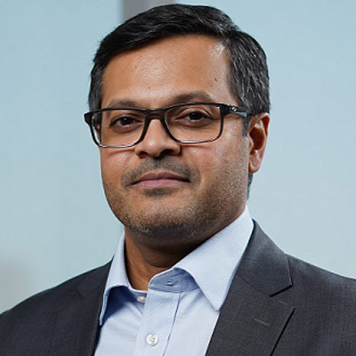 Avinash Satwalekar, President of Franklin Templeton India, discussing FinEdge's bionic Dreams into Action (DiA) platform and technology-enabled investing model